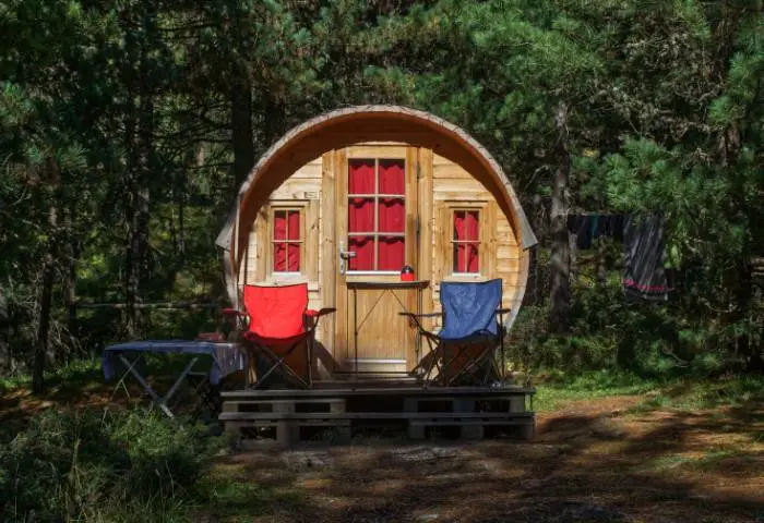 roulotte dans les bois