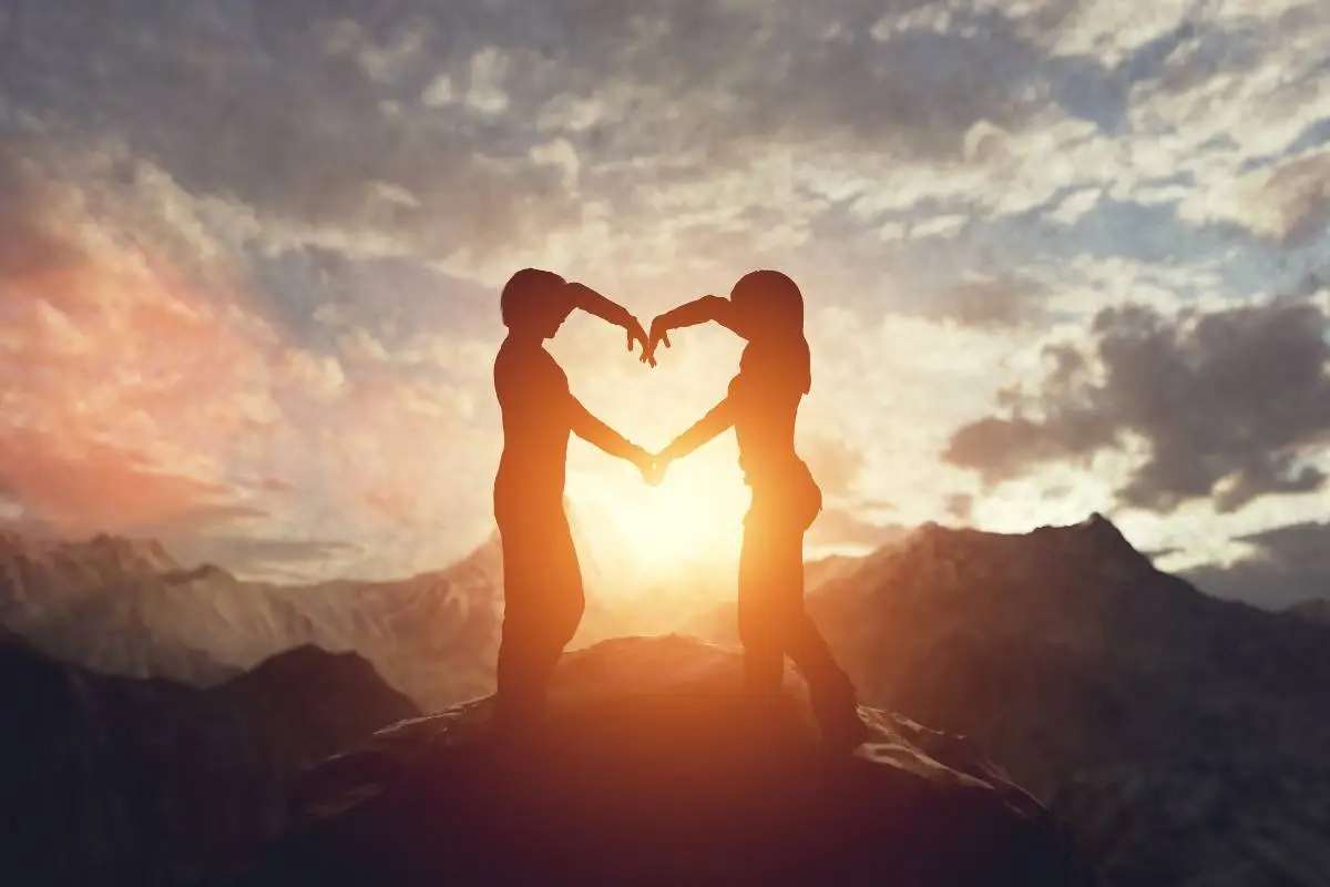 couple à la montagne