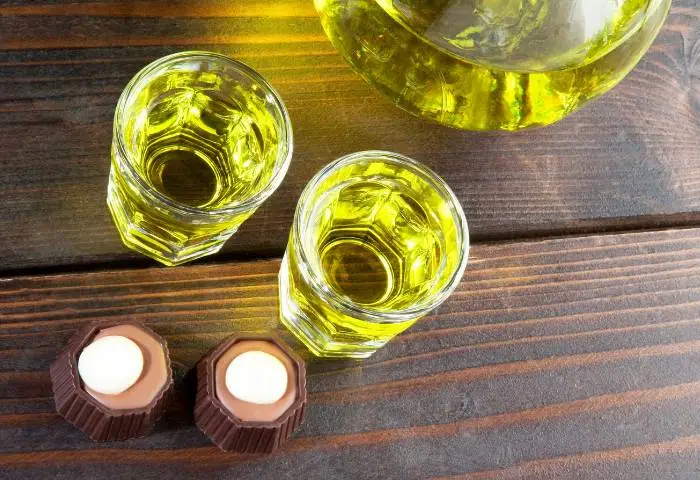 verre de liqueur de sapin
