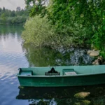 Découverte des magnifiques cascades jurassiennes : un trésor naturel Bateau sur Lac jurassienne