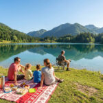 joyful-family-moments-by-a-beautiful-alpine-lake