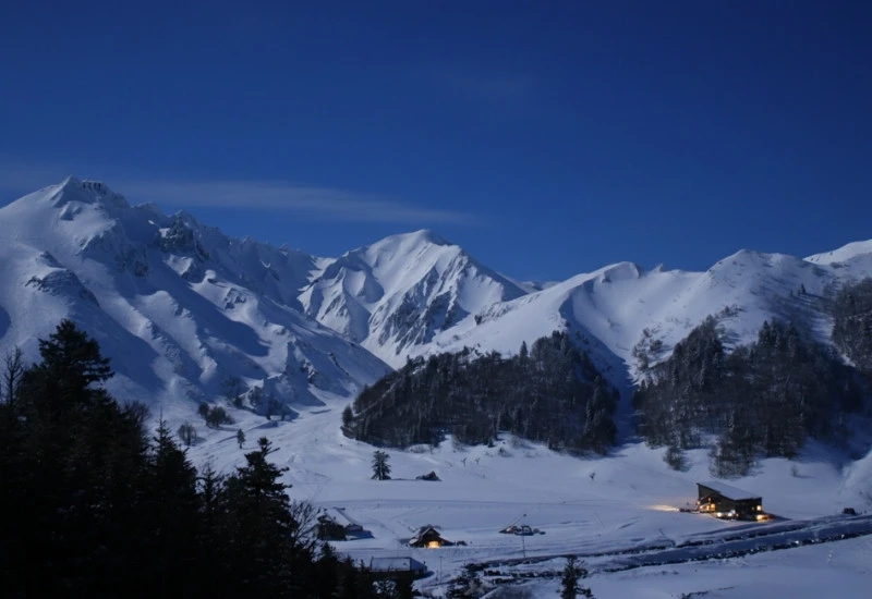 paysage du mont dore à la tombé de la nuit