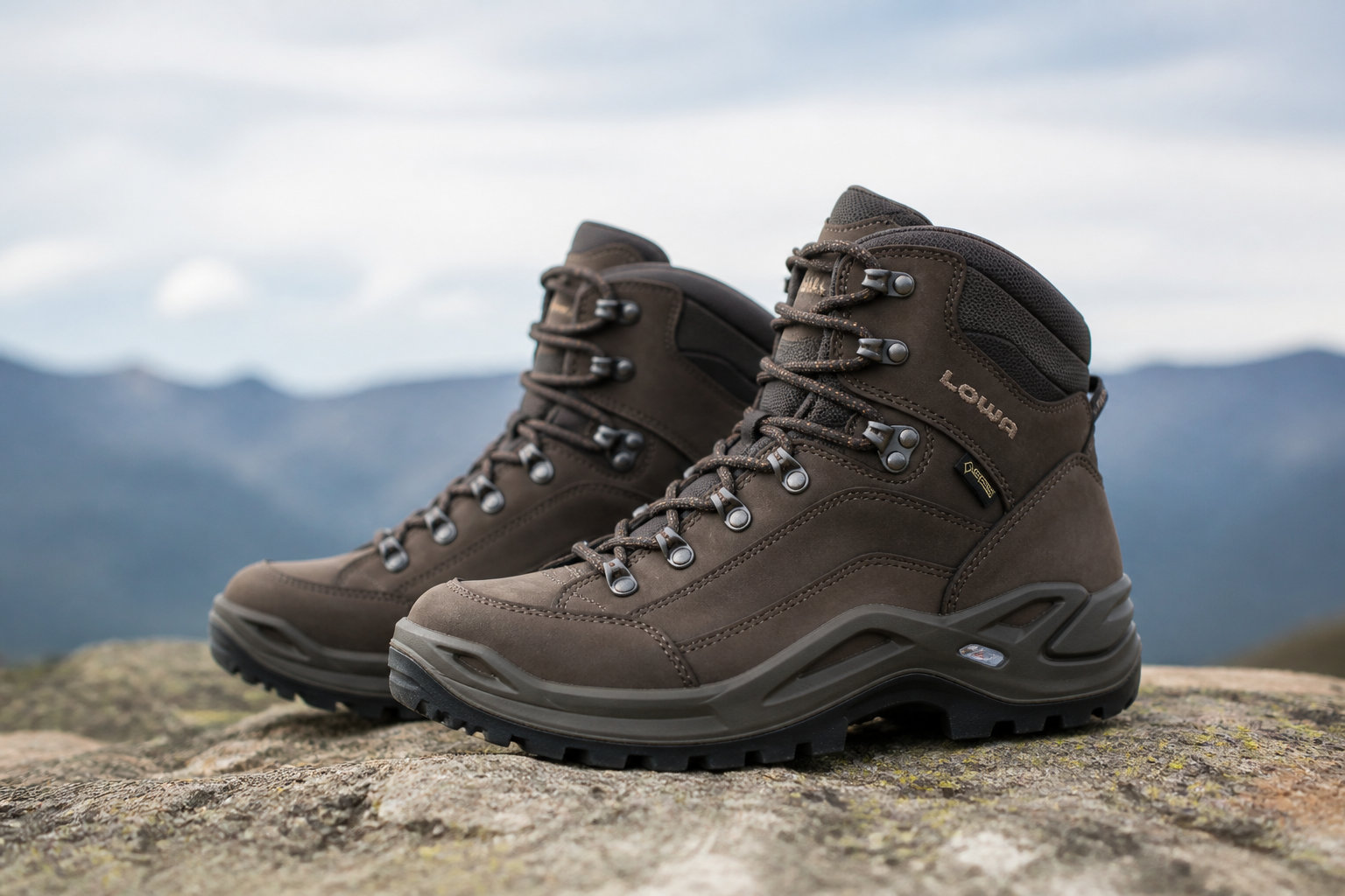 Lowa Renegade : La r&eacute;f&eacute;rence pour la moyenne montagne